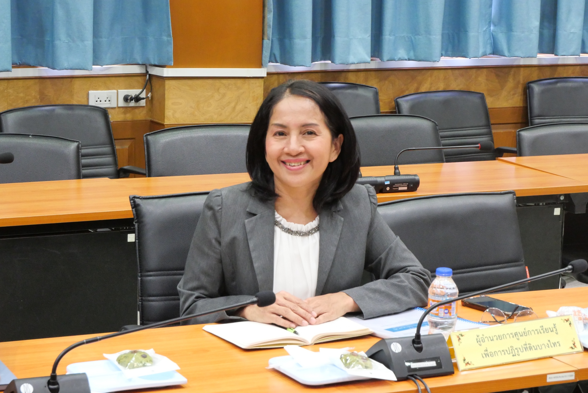 title - สำนักงานการปฏิรูปที่ดินเพื่อเกษตรกรรม ส.ป.ก. ต้อนรับคณะสถาบันการสร้างชาติ (สกสช.)&nbsp;Nation-Buliding Institute (NBI) ในการเข้าเยี่ยมหน่วยงานองค์กรของ ส.ป.ก.